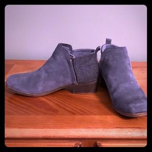 Toms low ankle boots in gray